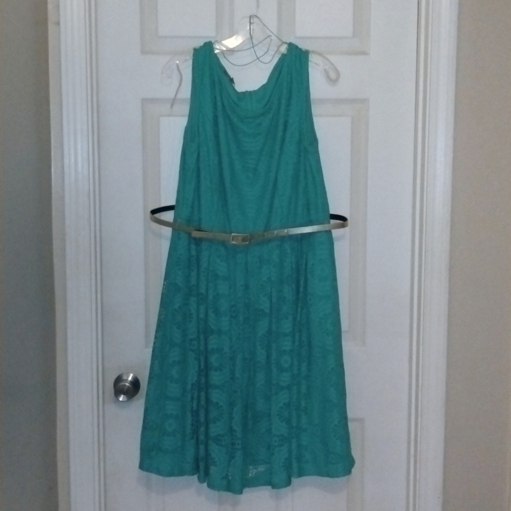 Roz & Ali High neck Lace Dress